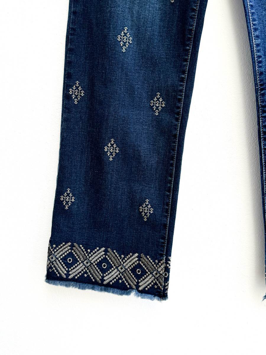 Vaquero Bordado Cuadrado